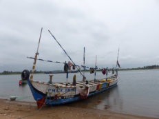 Ada Foah, in der Mündung des Volta-Flusses