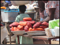 Käsestand in einem Dorf in Benin