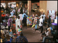 Marktszene in Bobo Dioulasso, Burkina Faso