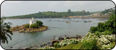 Bucht und Leuchtturm von Dixcove