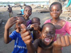 Kinder in Ancien Lahou