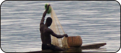 Fischer auf dem Lake Bosumtwi