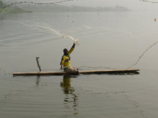 Fischer auf dem Lake Bosumtwi