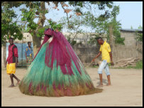 Zangbeto-Zeremonie in Benin: die Wachen der Nacht