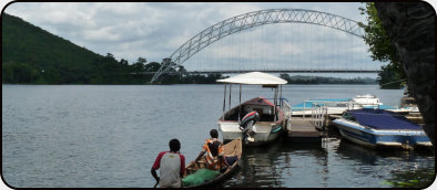 Auf dem Volta, dem längsten Fluss Ghanas