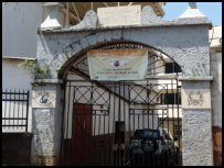 Gateway to King's Yard, das erste Krankenhaus nach europäischem Vorbild in Afrika