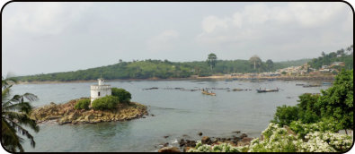 light house and harbour of Dixcove