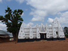 ancient mud mosque in Larabanga