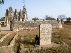 ancient mud mosque in Nakori